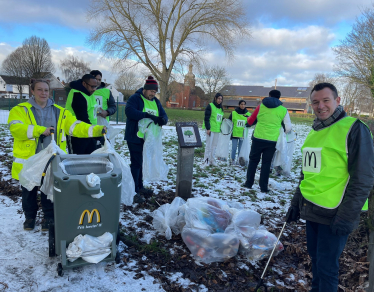 Stuart Anderson MP joins forces with McDonald’s to tidy up our streets