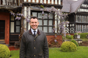 Stuart Anderson MP celebrates Wightwick Manor funding success 